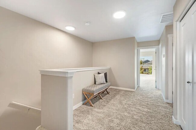 Building Photo - Beautiful Home in Highly Desired NW Redmond Neighborhood