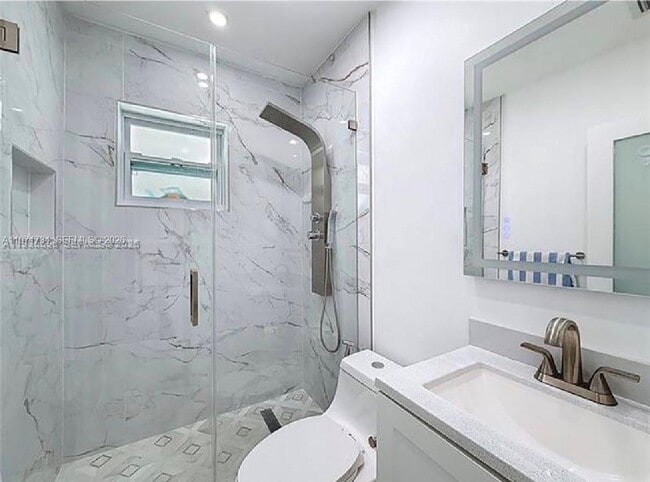 Building Photo - 7410 SW 39th St