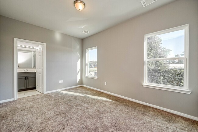 Building Photo - 7903 Moon Beam St