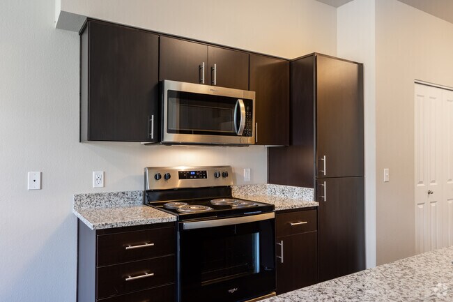 1BR, 1BA - 750 SF - Grove Ph II