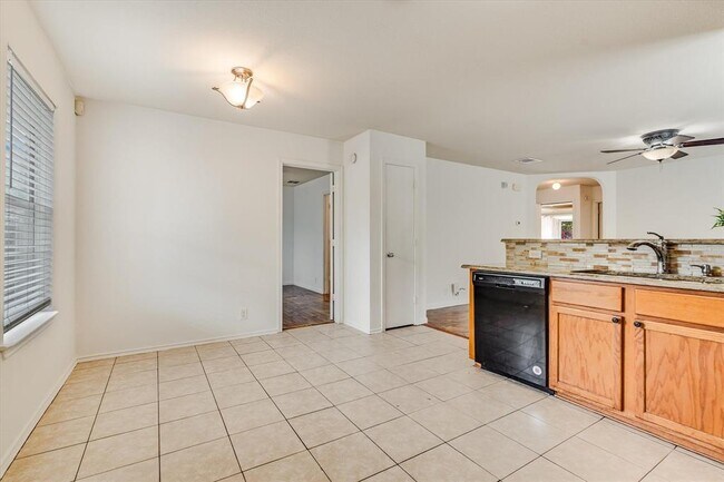Building Photo - 8520 Chick Pea Ln