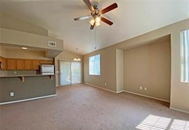 Building Photo - A Carlisle Incredible Condo - 2 Bed/2 Bath