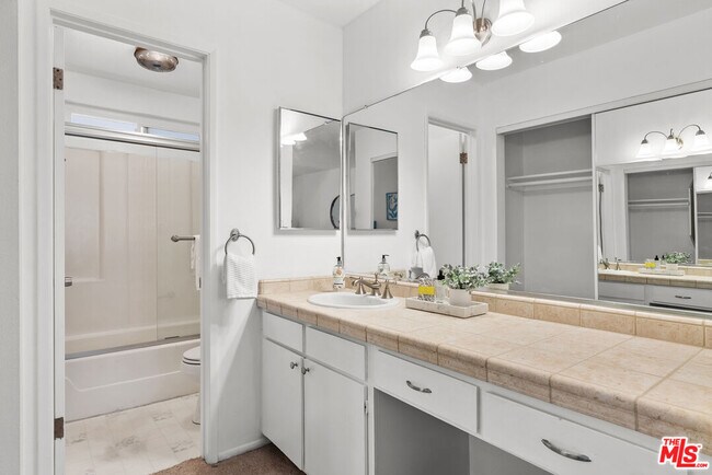 Building Photo - 1885 Veteran Ave