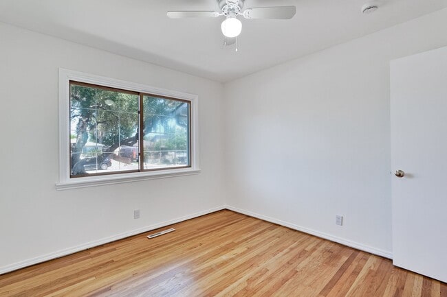 Building Photo - Single Story 3/2 in Well Established Neighborhood Near Branham High School with Air conditioning ...