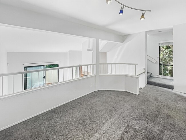 Building Photo - 3312 Caminito Eastbluff