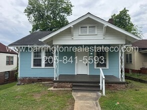 Building Photo - 827 6th Ave W