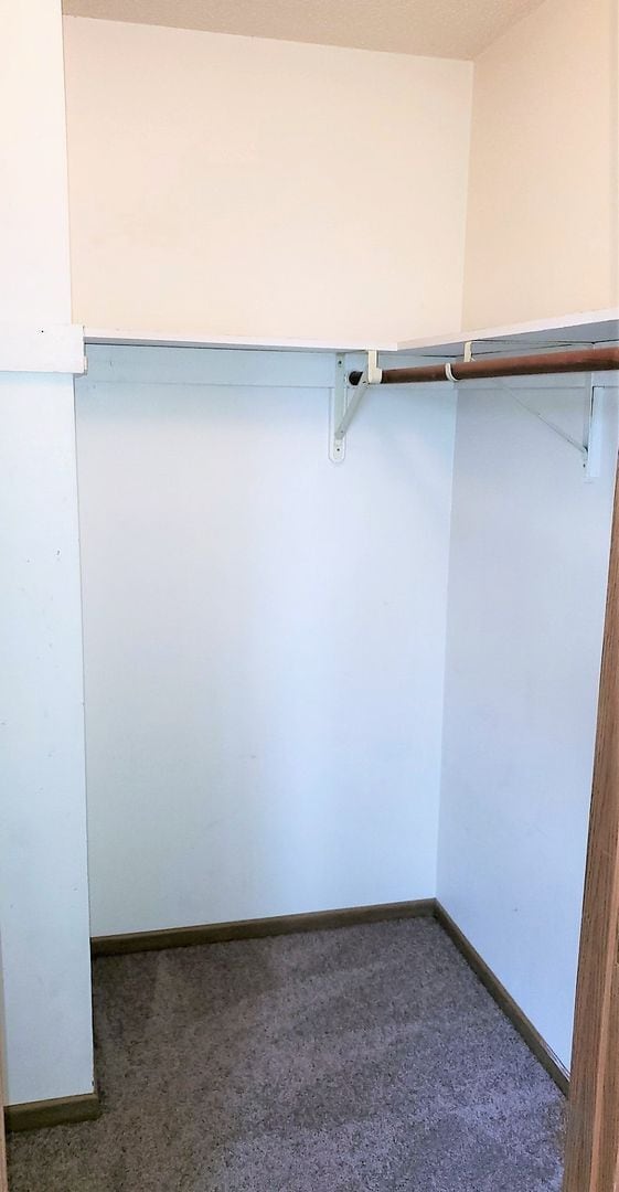 Building Photo - $1425 | 2 Bedroom + Den, 2.5 Bathroom TOWN...