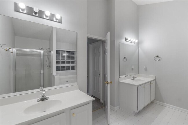 Building Photo - 3870 Safehaven Dr
