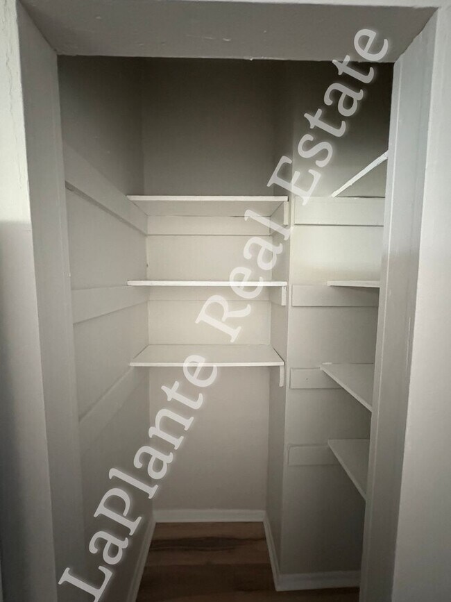 Building Photo - Freshly Updated 3-Bedroom Home on Greenwoo...