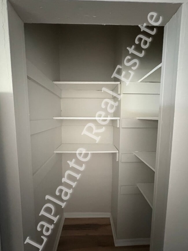 Building Photo - Freshly Updated 3-Bedroom Home on Greenwood Ave