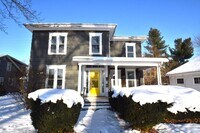 Building Photo - Studio apartment in Dowagiac