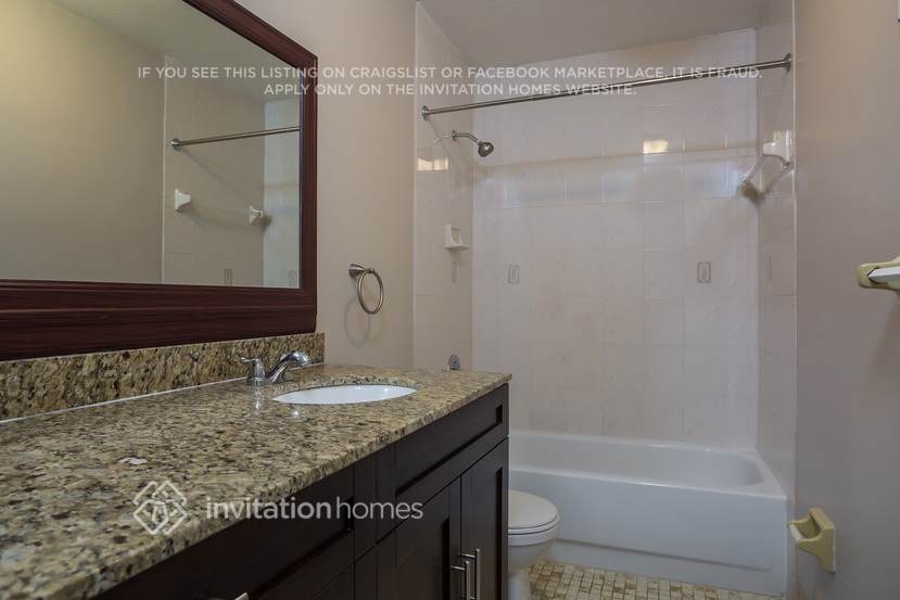 Building Photo - 16310 SW 109th Ave
