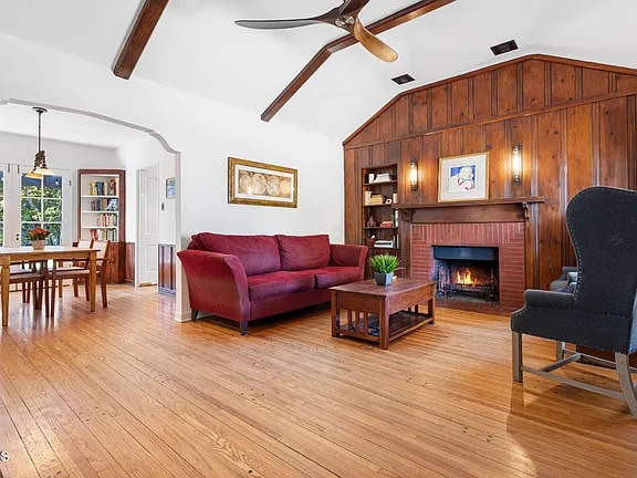 Building Photo - 1579 N Harding Ave