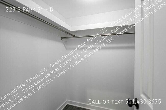 Building Photo - 223 S Park St