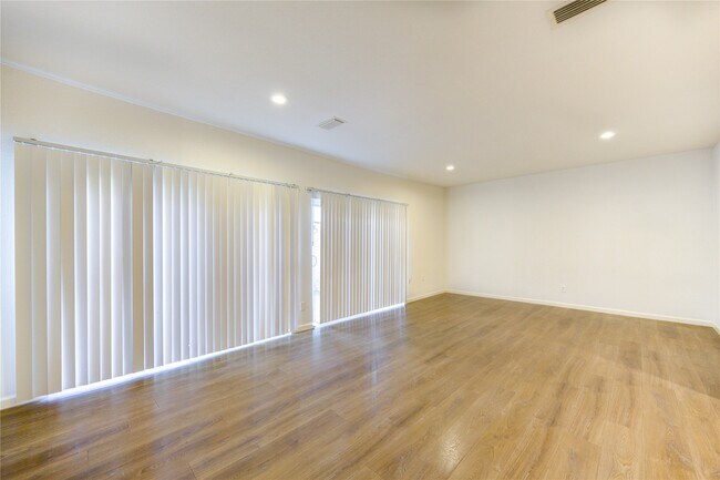 Building Photo - 12625 Memorial Dr