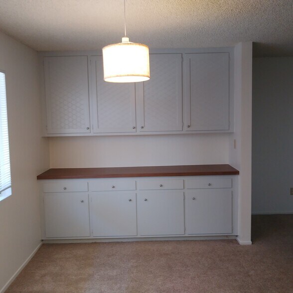 Building Photo - 2208 Gates Ave