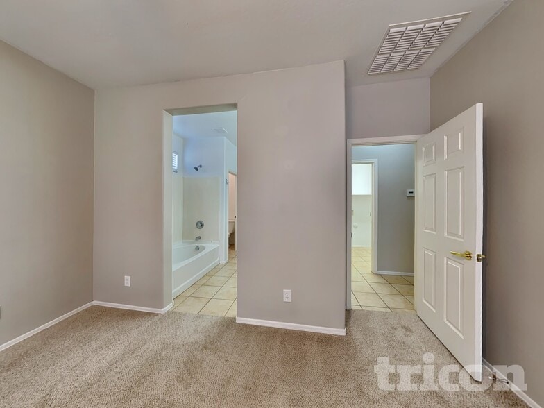 Building Photo - 39815 N Bridlewood Way