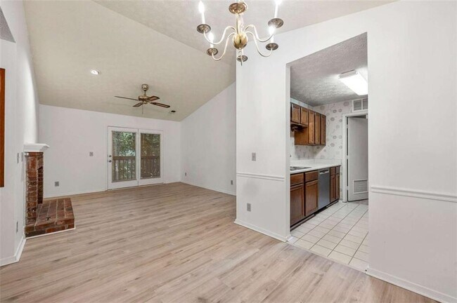 Building Photo - 1306 McClelen Way