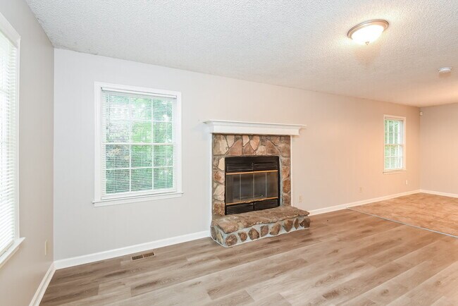 Building Photo - 2905 Mountain Brook Rd