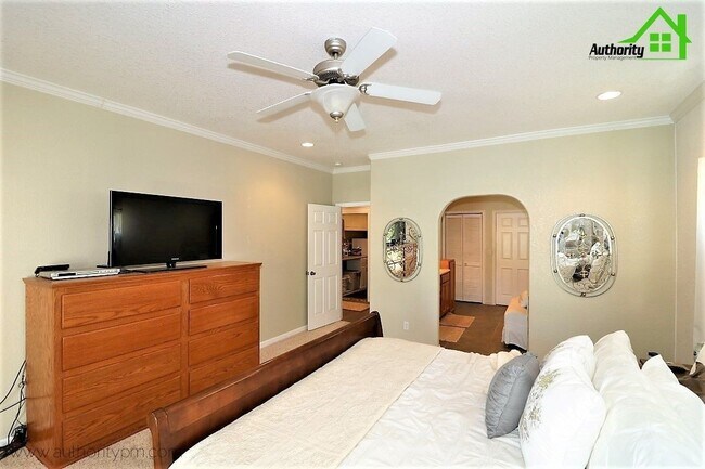 Building Photo - 14270 Quail Springs Rd