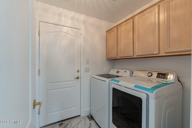 Building Photo - 11525 E Desert Willow Dr
