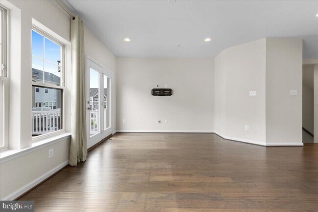 Building Photo - 7210 Hartley Ln