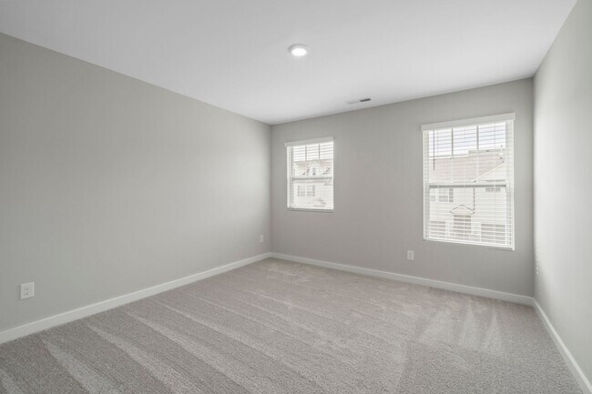 Building Photo - Brand New Construction Luxury Townhome in Pineville
