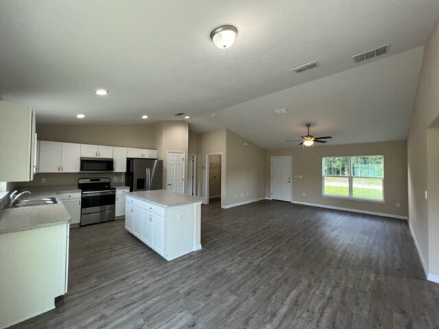 Building Photo - **Beautiful Home for Rent 3 Bd 2Bath