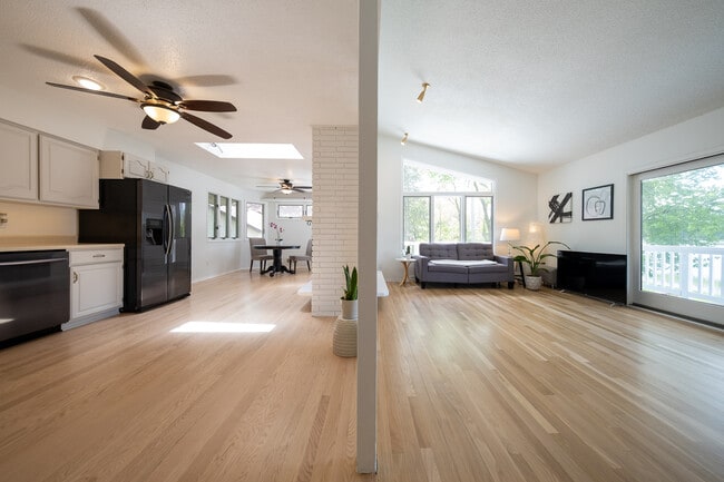 Building Photo - 8564 Lincoln St