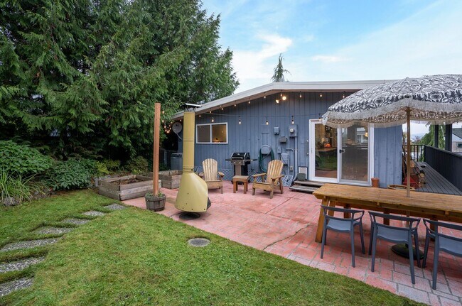 Building Photo - Mid-Century Modern with Puget Sound Views ...