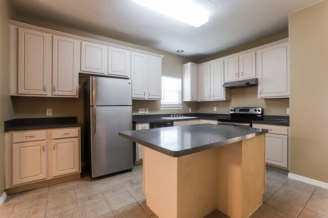 Building Photo - 21331 Berry Ridge Ln