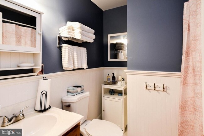 Building Photo - 9466 Sea Breeze Ct