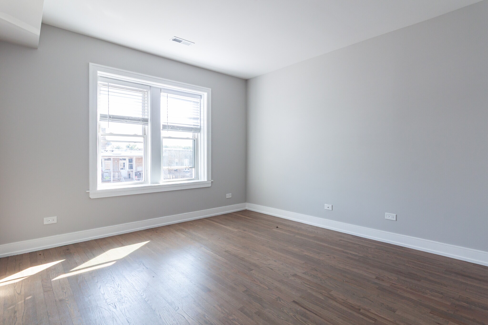 Building Photo - 2641 W Carmen Ave