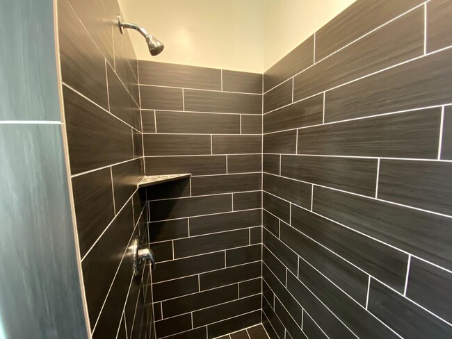 Building Photo - Beautiful 3 Bedroom Single Level Home in S...