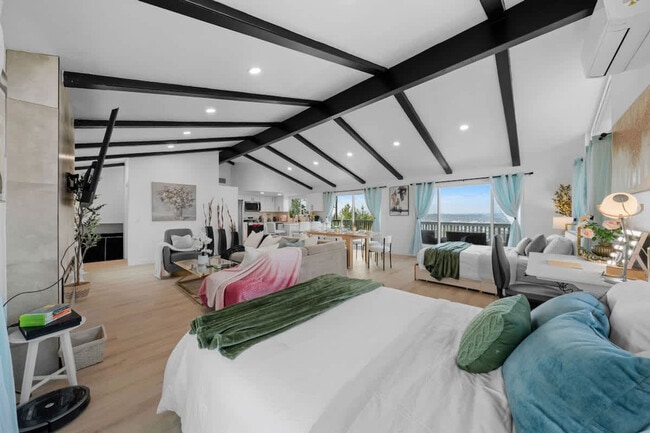 Building Photo - 5048 Bluff Pl