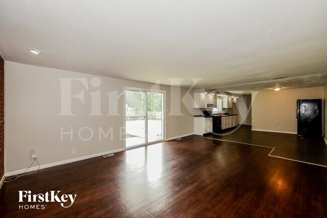 Building Photo - 9420 Shenandoah Dr