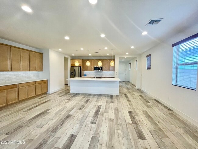 Building Photo - 20862 E Sparrow Dr