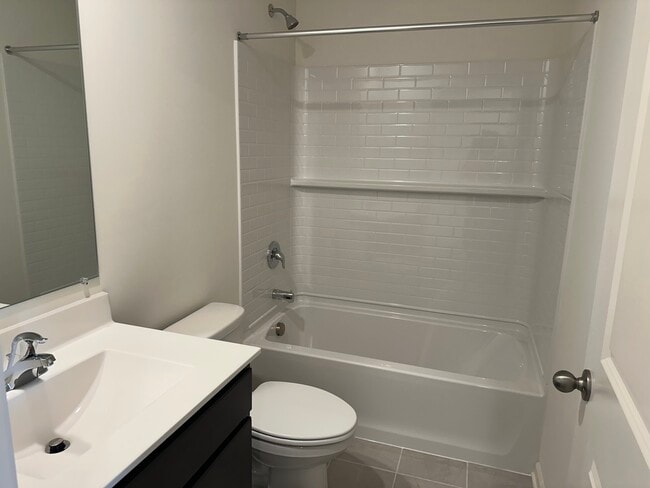 Building Photo - 2211 Glacier St