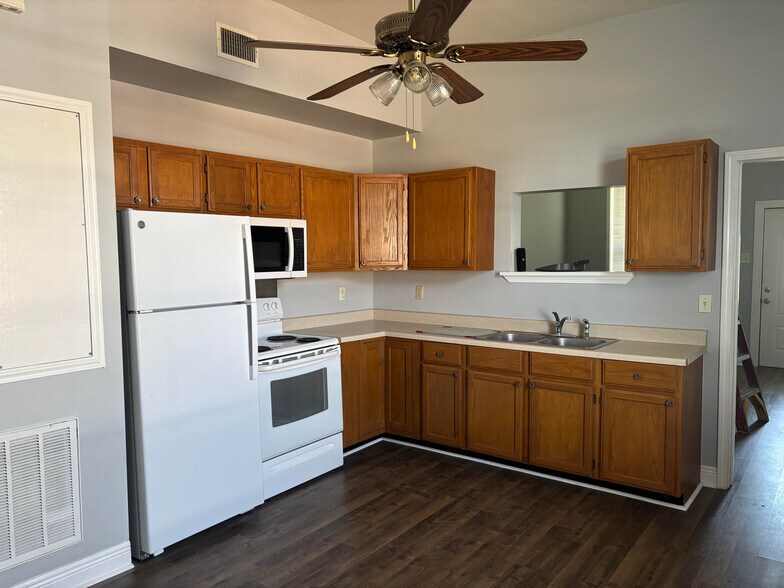 Building Photo - 2130 Morgan St