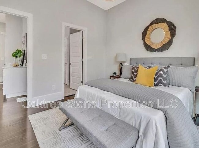 Building Photo - 456 Parkway Dr NE