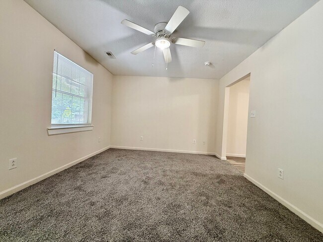 Building Photo - 102 Carter Sells Rd