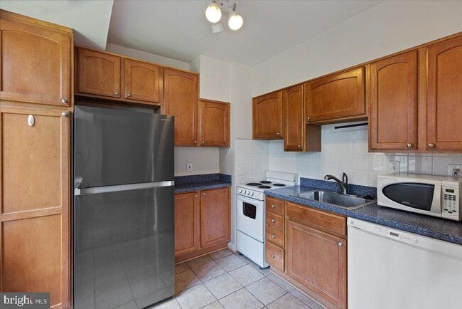 Building Photo - 4301 Massachusetts Ave NW