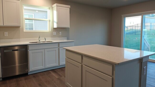 Kitchen - 10809 S 178th Ave