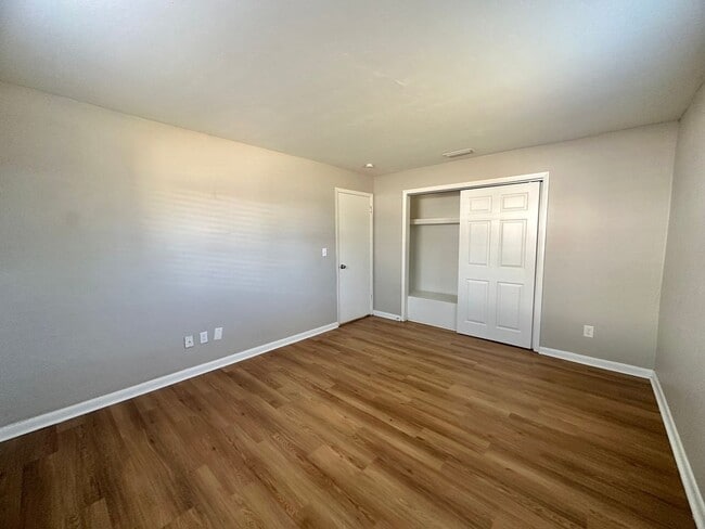 Building Photo - 4946 Viceroy Ct