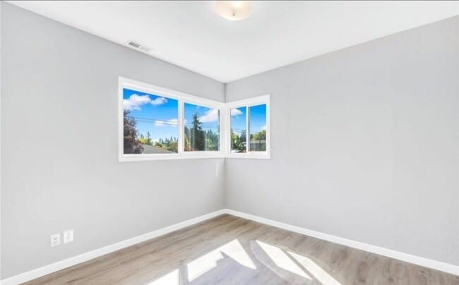 Building Photo - 7216 Beverly Ln
