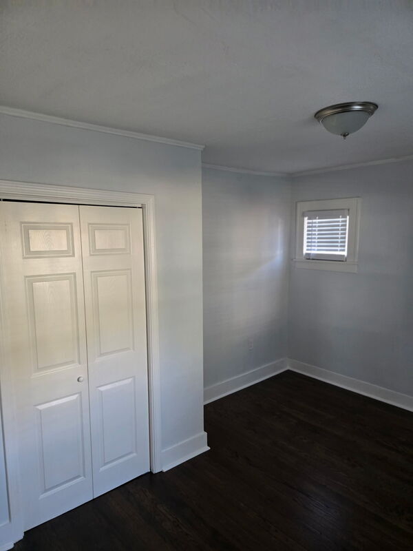 Building Photo - 2501 E 68th Terrace