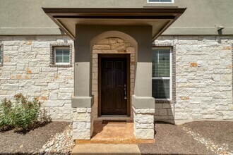 Building Photo - Beautiful Home