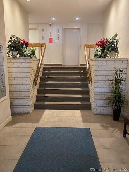 Building Photo - 34A E Pembroke Rd