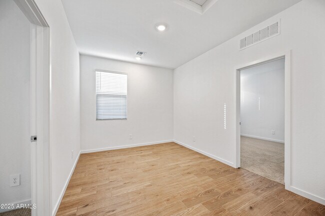 Building Photo - 15825 W Gray Fox Trl