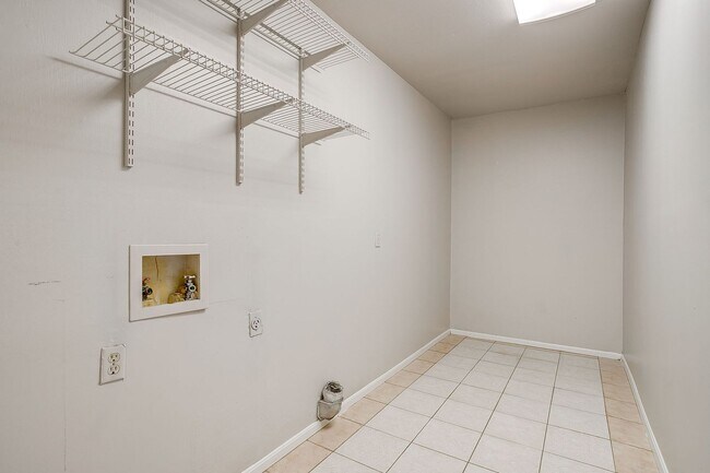 Building Photo - Move In Special - 1/2 off 1st months rent